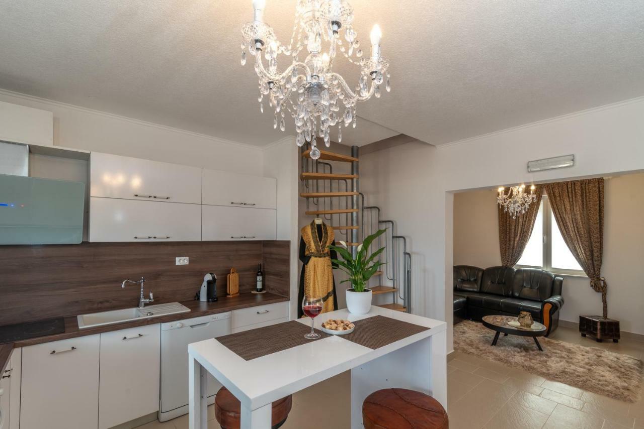 Villa Insula Ventum Трогир Екстериор снимка