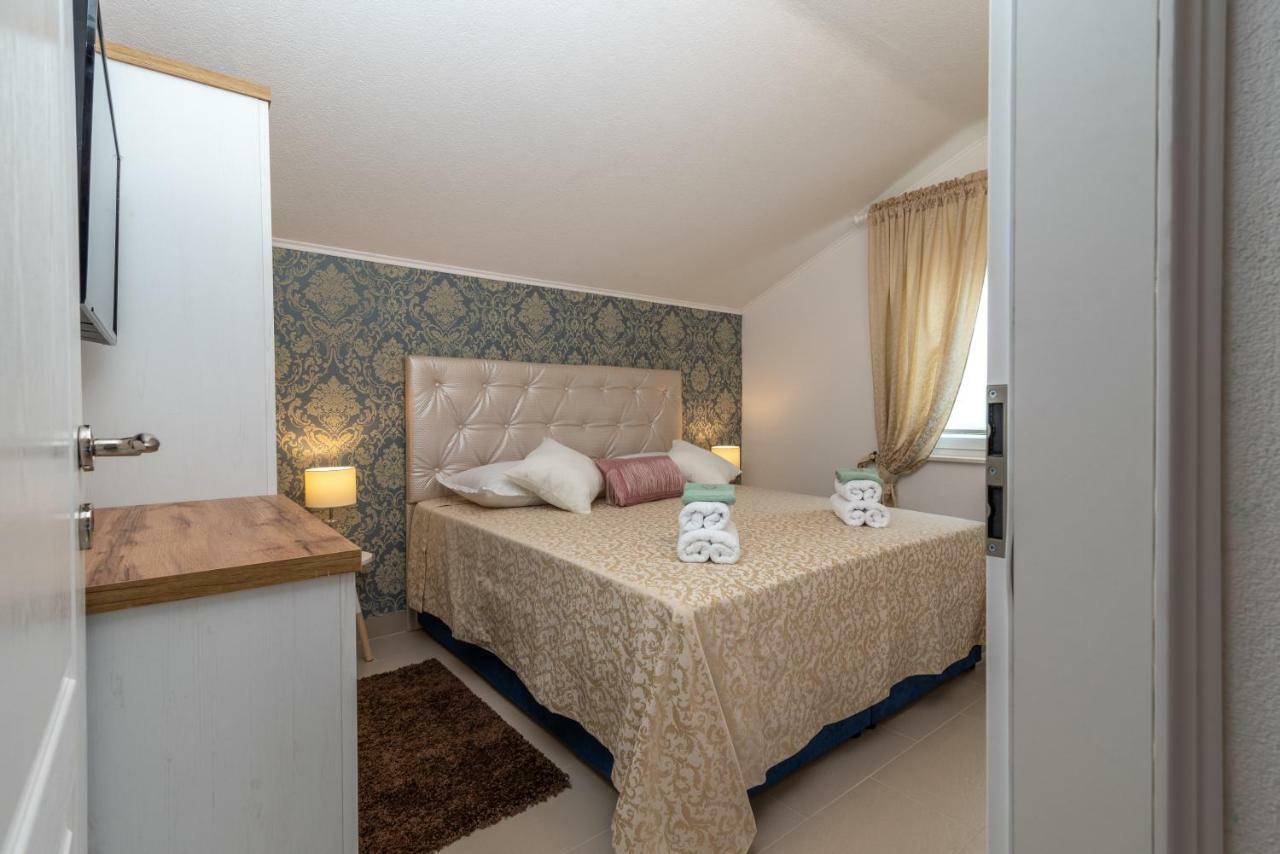 Villa Insula Ventum Трогир Екстериор снимка